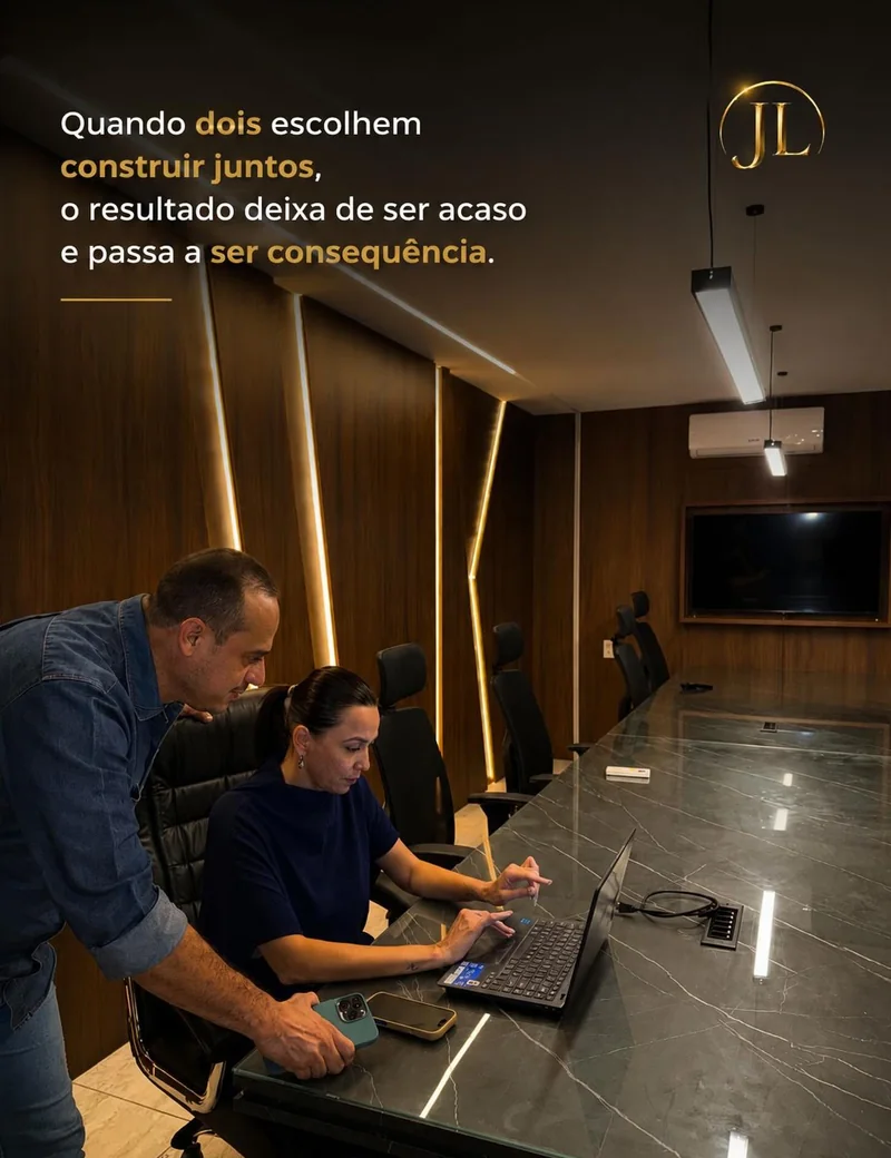 Equipe JL em ambiente de atendimento
